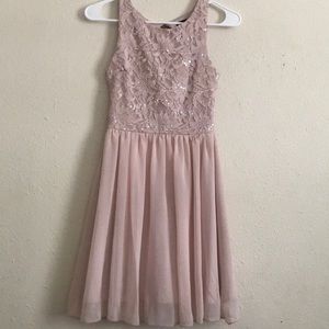 Beige/pink short sleeve dress